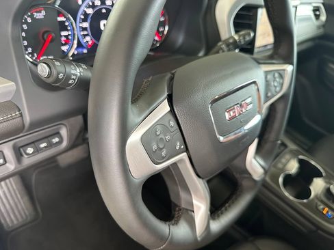 Used 2023 GMC Acadia SLT w/ Technology Package FWD image 21