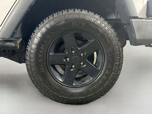 Used 2016 Jeep Wrangler Unlimited Sport image 27