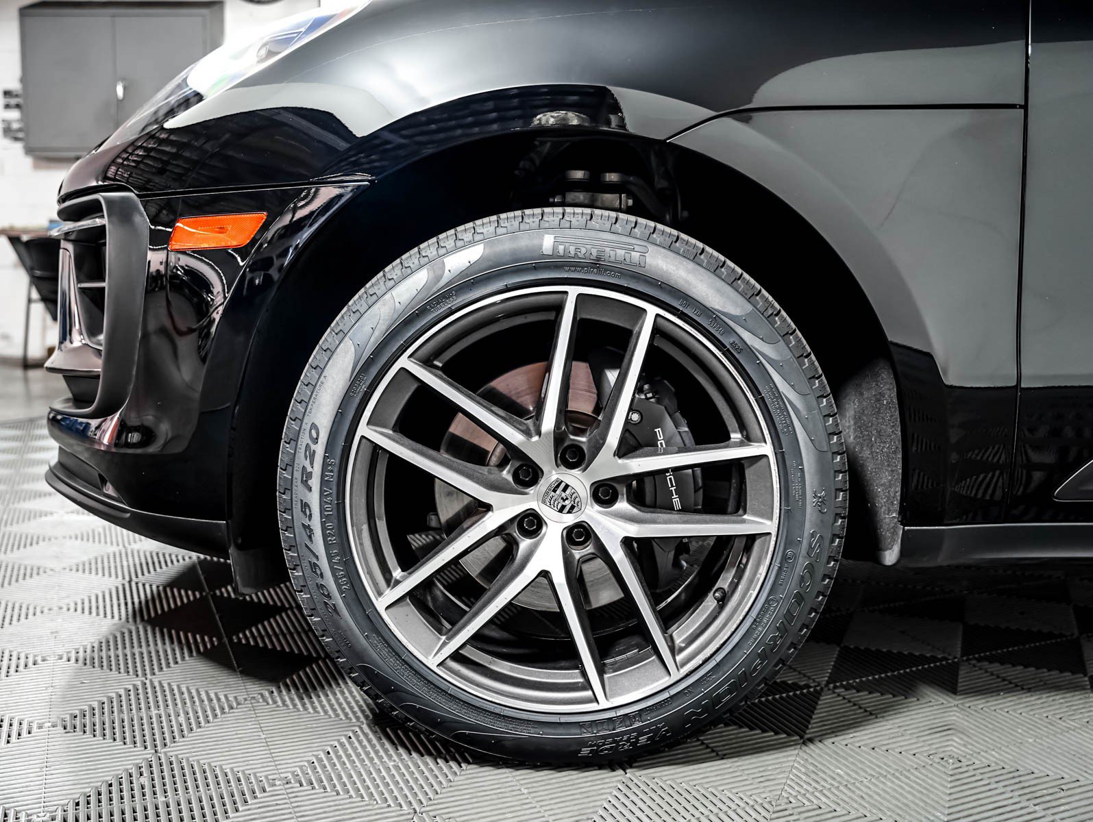 Certified 2024 Porsche Macan AWD/4WD image 14