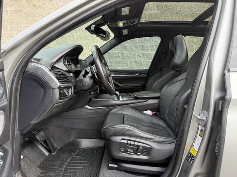 Used 2017 BMW X5 M AWD/4WD image 26