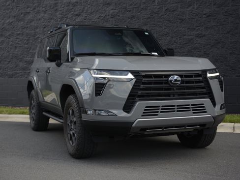 Used 2025 Lexus GX 550 AWD/4WD image 9