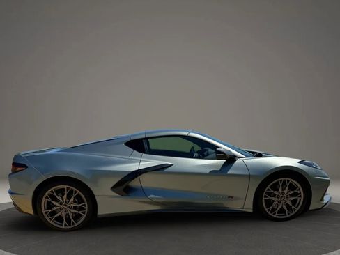 Used 2024 Chevrolet Corvette Stingray Coupe RWD image 6