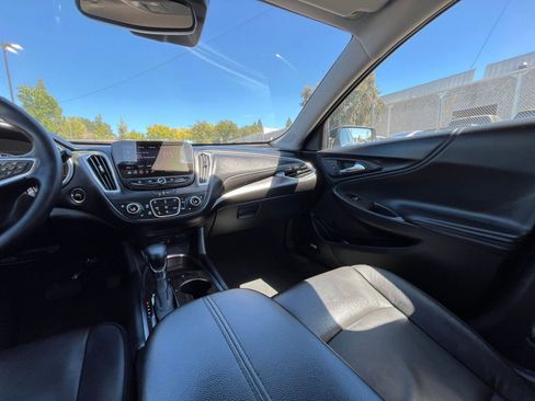 Used 2024 Chevrolet Malibu LT image 35