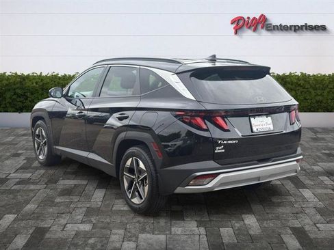Used 2025 Hyundai Tucson SEL FWD image 2
