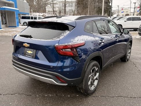 Used 2024 Chevrolet Trax LT w/ Driver Confidence Package image 6