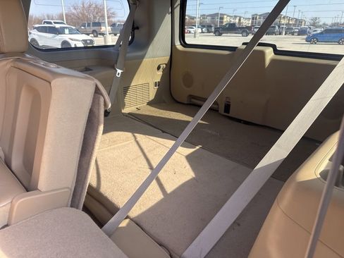 Used 2015 Nissan Armada Platinum image 11