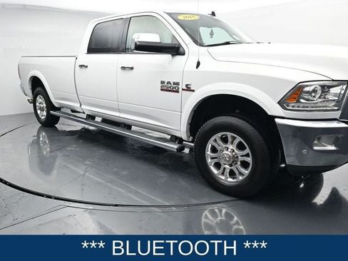 Used 2018 RAM 2500 Laramie AWD/4WD image 2