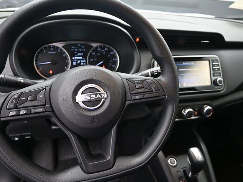 Used 2025 Nissan Kicks Play S image 18