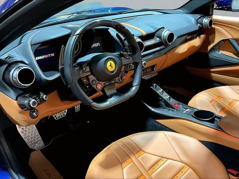 Used 2022 Ferrari 812 GTS RWD image 15