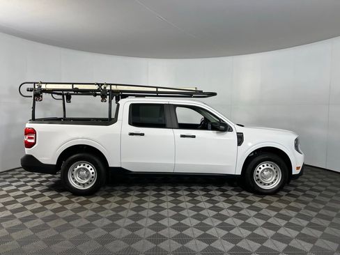 Used 2025 Ford Maverick XLT w/ Equipment Group 302A image 3