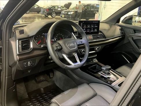 Certified 2025 Audi Q5 2.0T Premium image 14