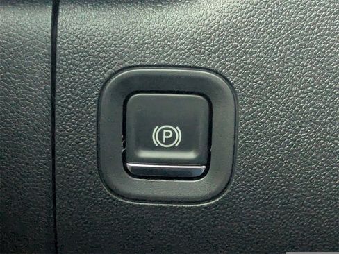 Used 2026 Chevrolet Silverado 1500 Custom Trail Boss w/ LPO, Dark Essentials Package image 24