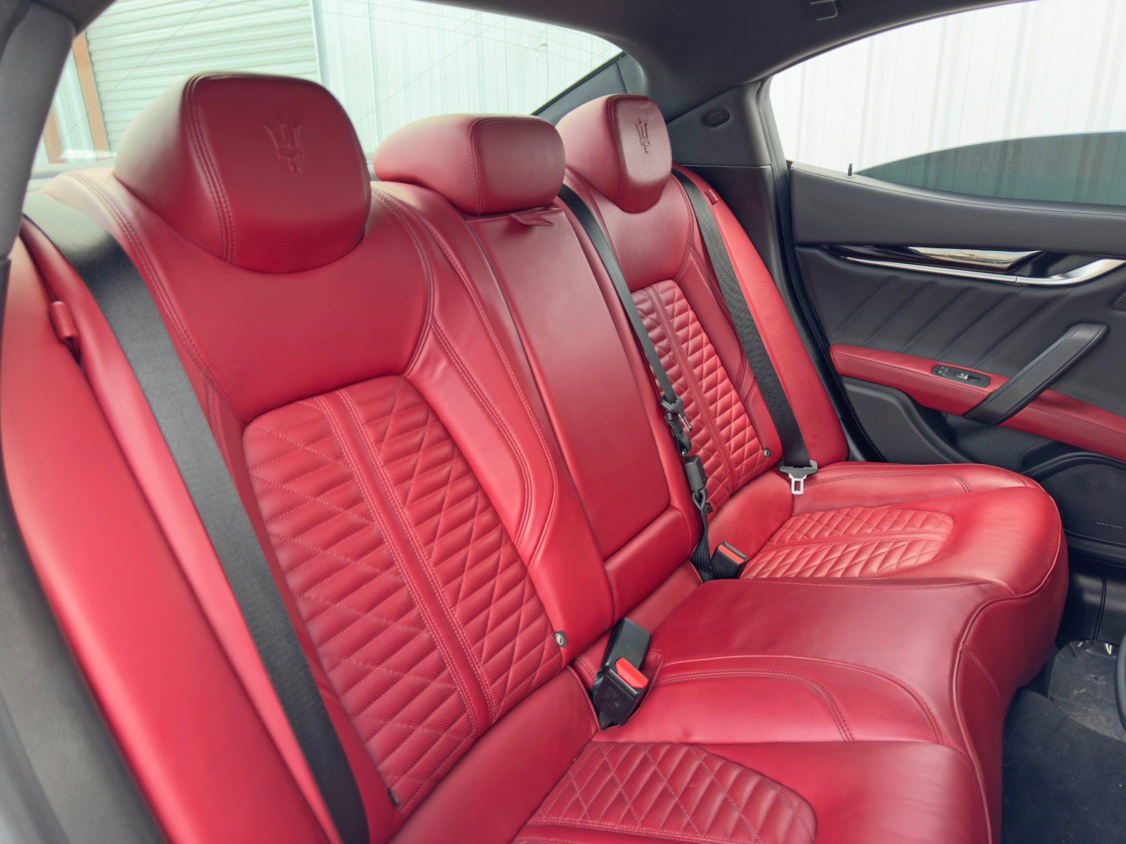 Used 2021 Maserati Ghibli Trofeo RWD image 37