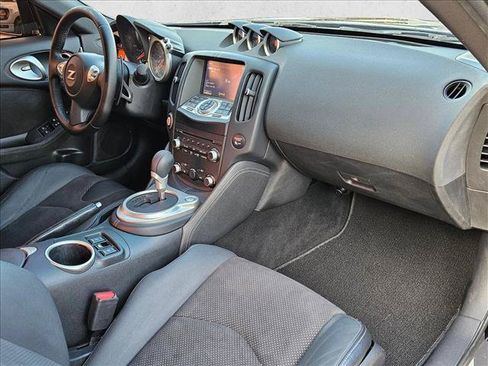 Used 2019 Nissan 370Z Touring Sport RWD image 18
