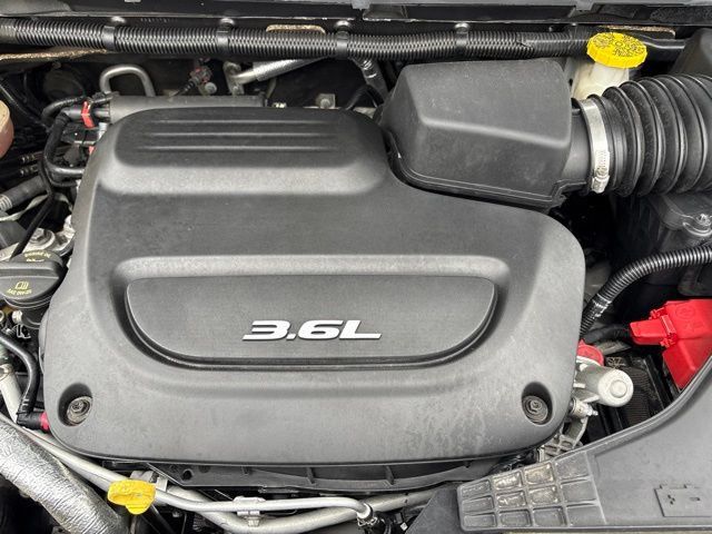Used 2019 Chrysler Pacifica Touring-L Plus w/ Tire & Wheel Group FWD image 39