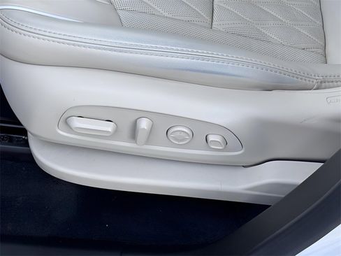 Used 2023 Buick Enclave Avenir w/ Avenir Technology Package image 19