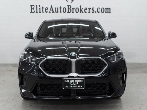 Used 2025 BMW X2 xDrive28i AWD/4WD image 3