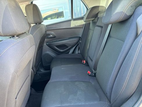 Used 2018 Chevrolet Trax LS FWD image 12