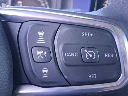 Used 2025 Jeep Wrangler Unlimited Sahara w/ Safety Group image 20