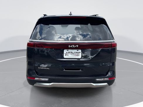 Used 2023 Kia Carnival SX FWD image 7