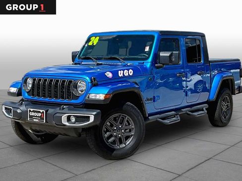 Used 2024 Jeep Gladiator Sport AWD/4WD image 1