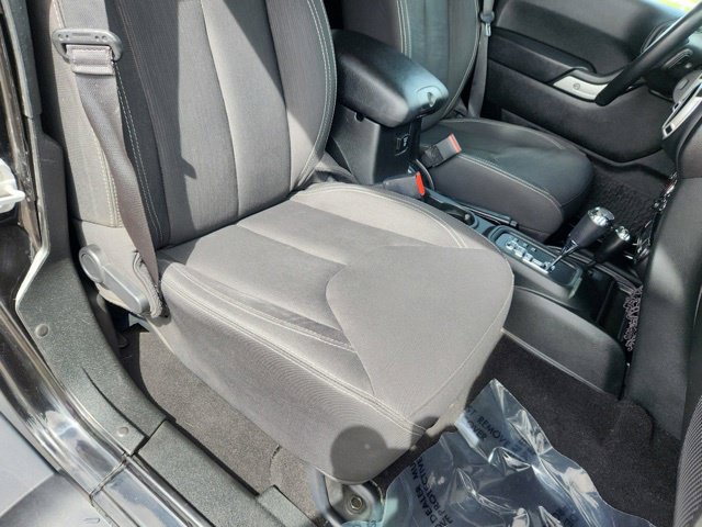 Used 2018 Jeep Wrangler Unlimited Sahara AWD/4WD image 43
