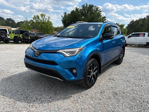 Used 2018 Toyota RAV4 SE w/ Power Extra Value Package image 2