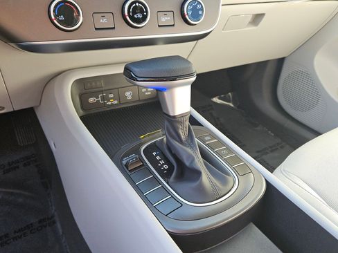 New 2026 Hyundai Kona SE FWD image 9