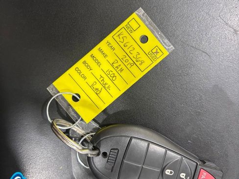 Used 2019 RAM 1500 Classic SLT w/ Luxury Group image 26