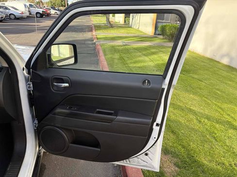 Used 2017 Jeep Patriot Sport w/ Power Value Group image 22