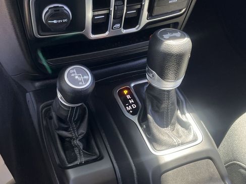 Used 2025 Jeep Wrangler Unlimited Sport AWD/4WD image 14