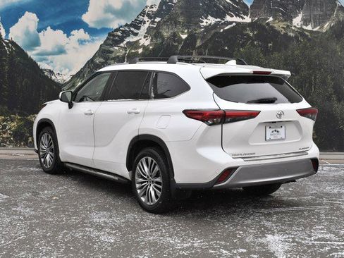 Certified 2021 Toyota Highlander Platinum image 9