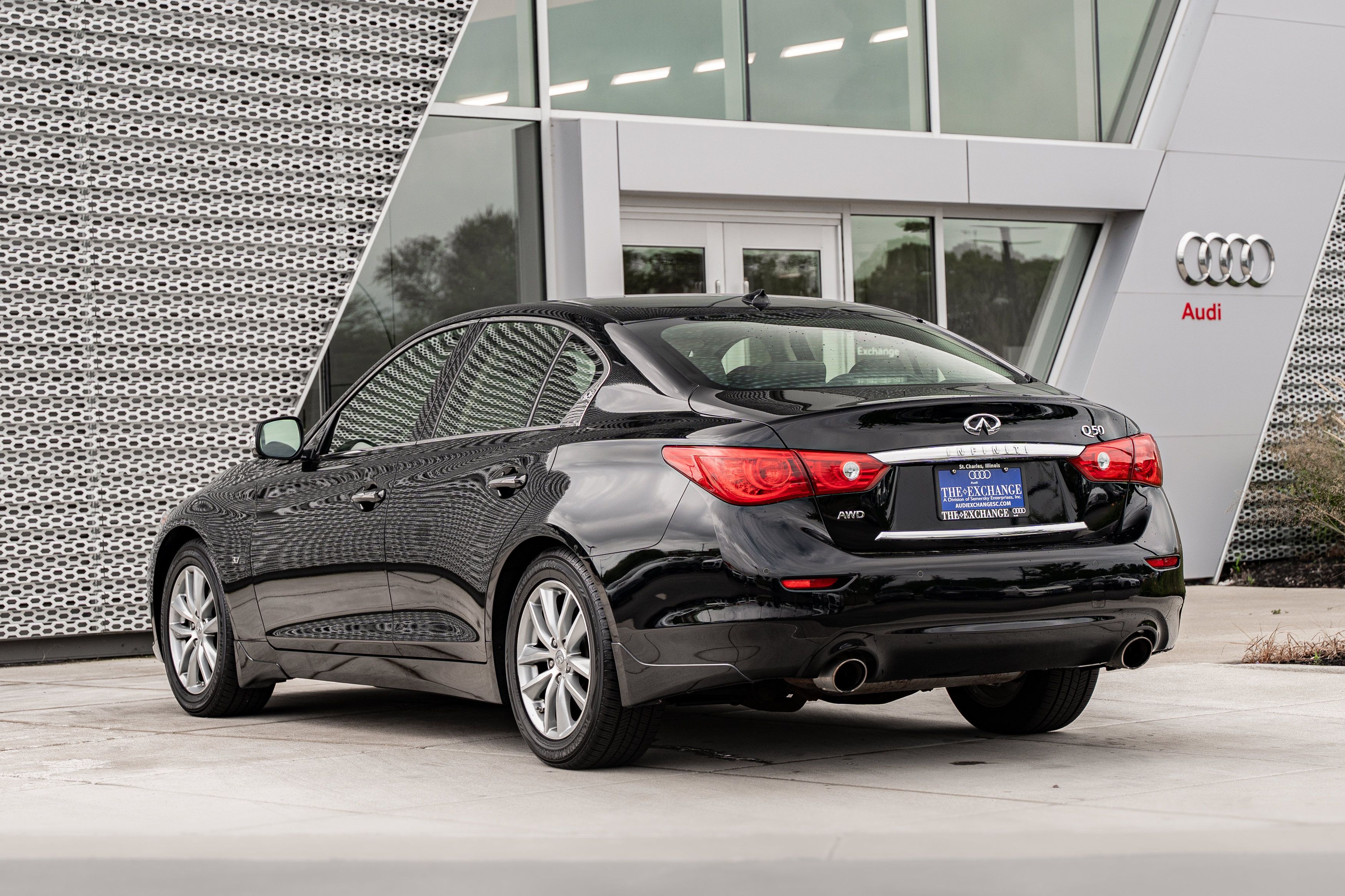 Used 2014 INFINITI Q50 Premium w/ Deluxe Touring Package AWD/4WD image 5