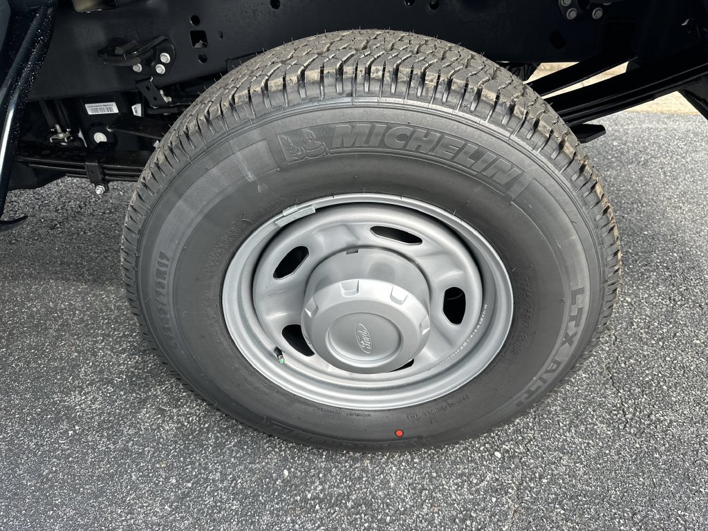 New 2025 Ford F350 XL w/ 360-Degree Camera Package RWD image 19