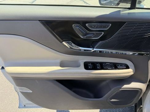 Used 2022 Lincoln Corsair AWD w/ Equipment Group 101A image 15