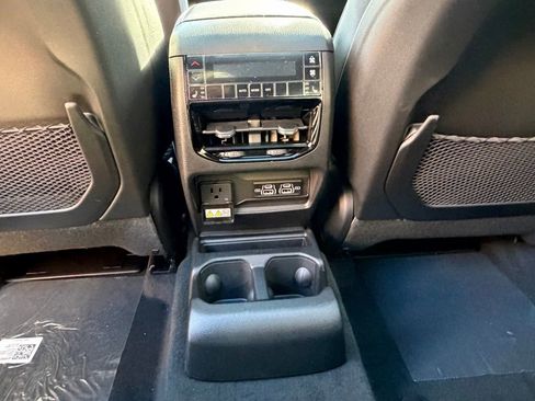 New 2025 Jeep Grand Cherokee L Limited w/ Luxury Tech Group II AWD/4WD image 26