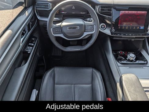 Used 2024 Jeep Wagoneer Series II AWD/4WD image 14