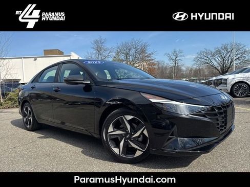Used 2023 Hyundai Elantra SEL w/ Convenience Package image 1