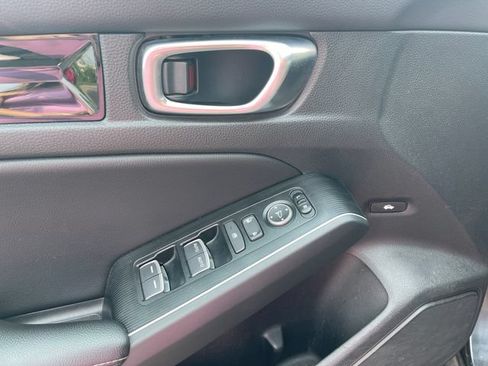 Used 2025 Honda Civic Sport image 16