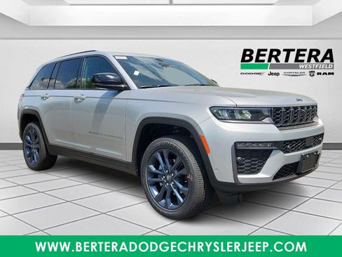 New 2026 Jeep Grand Cherokee Limited AWD/4WD image 1