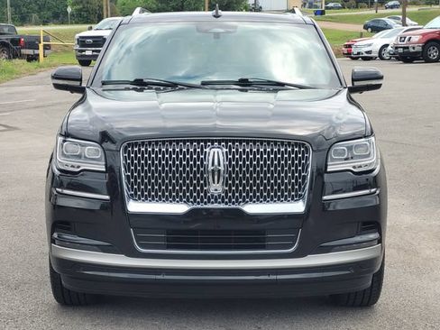 Used 2024 Lincoln Navigator Reserve AWD/4WD image 2