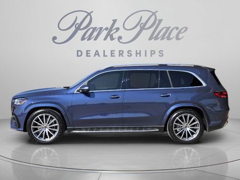Used 2024 Mercedes-Benz GLS 580 4MATIC image 2