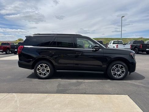 Used 2025 Ford Expedition Active AWD/4WD image 6