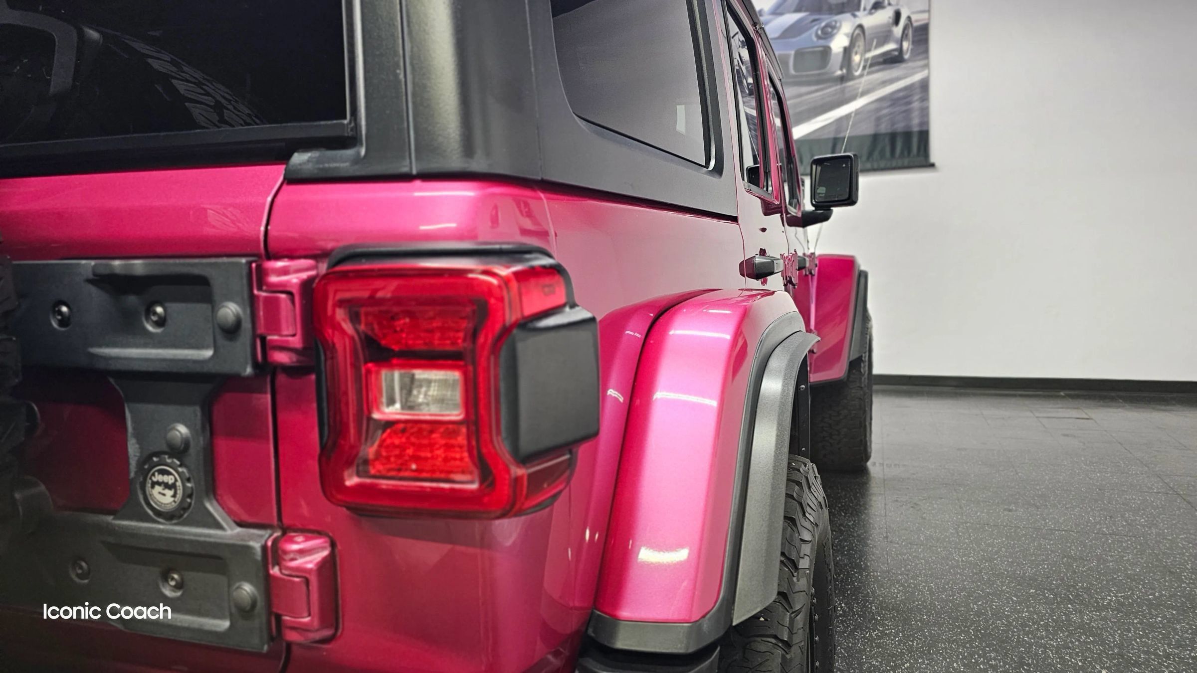 Used 2021 Jeep Wrangler Unlimited Rubicon w/ Xtreme Recon 35" Tire Package AWD/4WD image 27