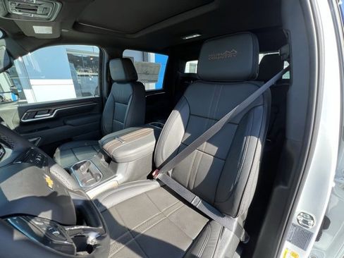 New 2025 Chevrolet Silverado 2500 High Country w/ High Country Premium Package image 10