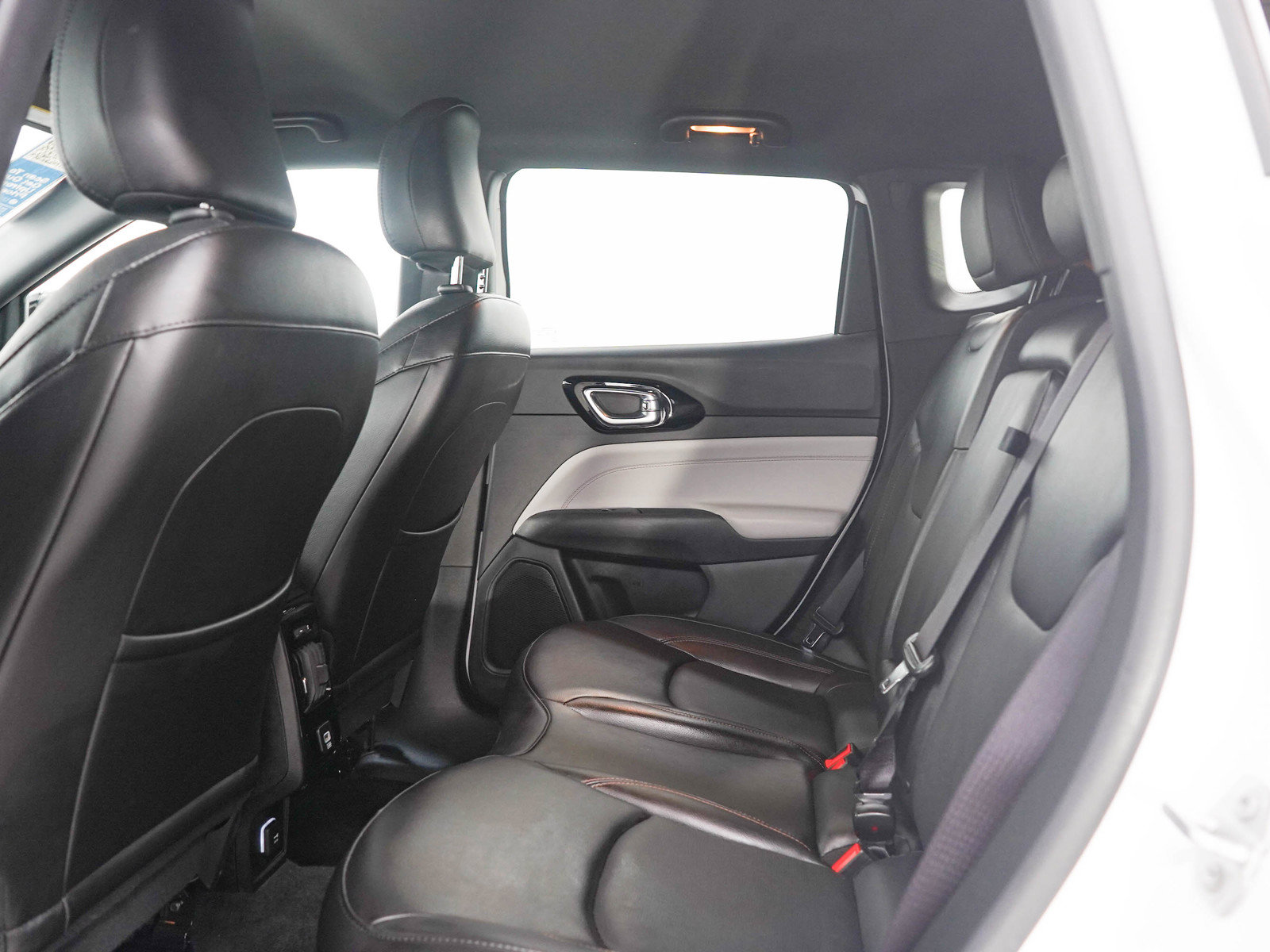 Used 2023 Jeep Compass Limited AWD/4WD image 14