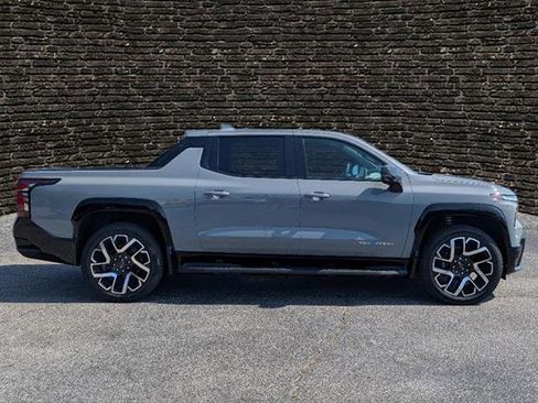 New 2025 Chevrolet Silverado EV RST image 3