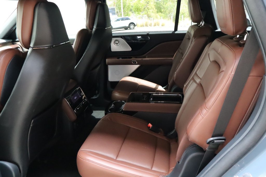Used 2025 Lincoln Aviator Reserve w/ Equipment Group 201A AWD/4WD image 40