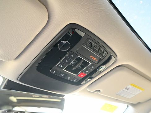 Used 2025 Kia Carnival SX Prestige image 39