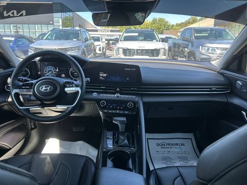 Used 2024 Hyundai Elantra Limited FWD image 15